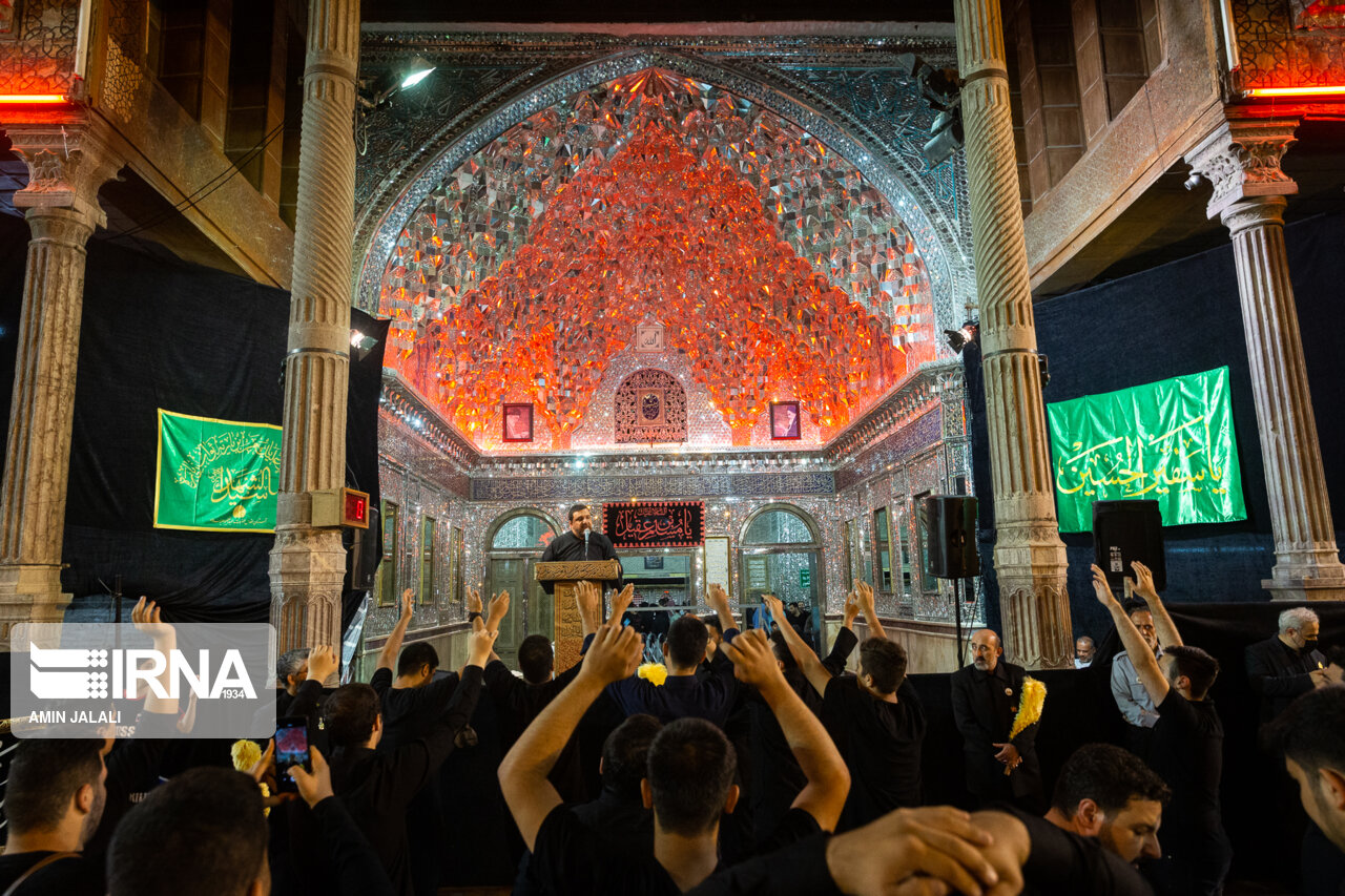 ویژه برنامه شب اربعین حسینی در آستان مقدس حضرت عبدالعظیم(ع) برگزار شد