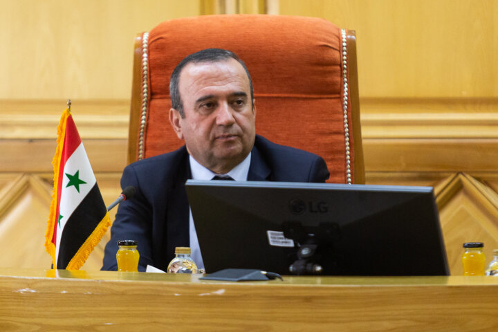 وحیدی: آماده همکاری با سوریه در شکایت از اقدامات ضد محیطزیستی قدرتهای مداخلهگر هستیم