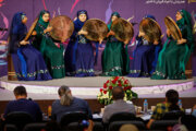 ایران کے مغربی صوبے کردستان میں موسیقی(دف بجانے) کے دسواں فیسٹیول کے انعقاد کے مناظر
