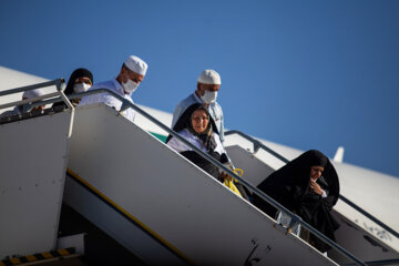 بازگشت حجاج از حج تمتع فرودگاه هواپیمایی ایران ایر هواپیمایی جمهوری اسلامی ایران هواپیمایی هما هواپیما