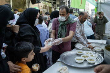 Tahran'da Gadir'i Hum Bayramı kutlaması 10 kilometreyi buldu