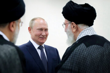 L'ayatollah Khamenei reçoit le président russe Poutine