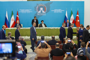 Celebrada en Teherán la conferencia de prensa conjunta de los presidentes de países garantes del proceso de paz de Astaná 