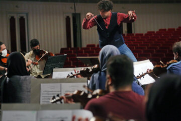 Répétition de l'Orchestre symphonique de Téhéran