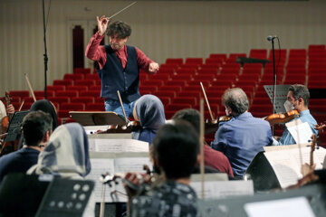 «حامد گارسچی» رهبر مهمان ارکستر سمفونیک تهران 
