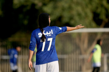 Entrenamiento del equipo femenino iraní de fútbol “Jatun-e Bam”