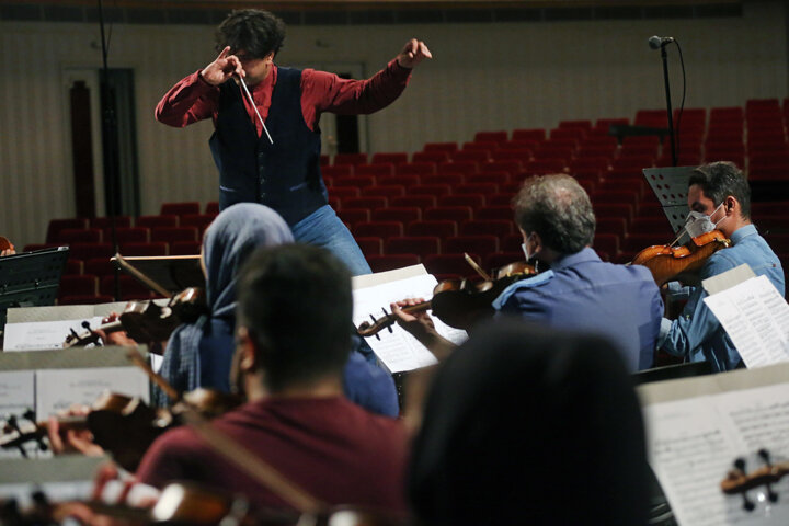 حامد گارسچی: باید در هر شهری ارکستر سمفونیک داشته باشیم + فیلم