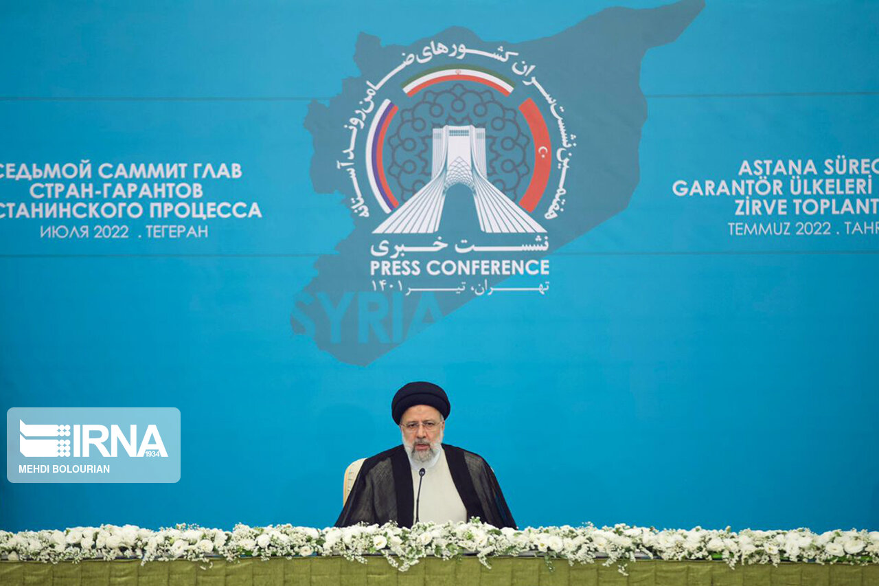 رئیسی: آمریکاییها باید از شرق فرات خارج شوند رئیسی: آمریکاییها باید از شرق فرات خارج شوند