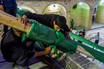 برپایی خیمه عزاداری ماه محرم در صحن امامزاده موسی مبرقع(ع) - قم