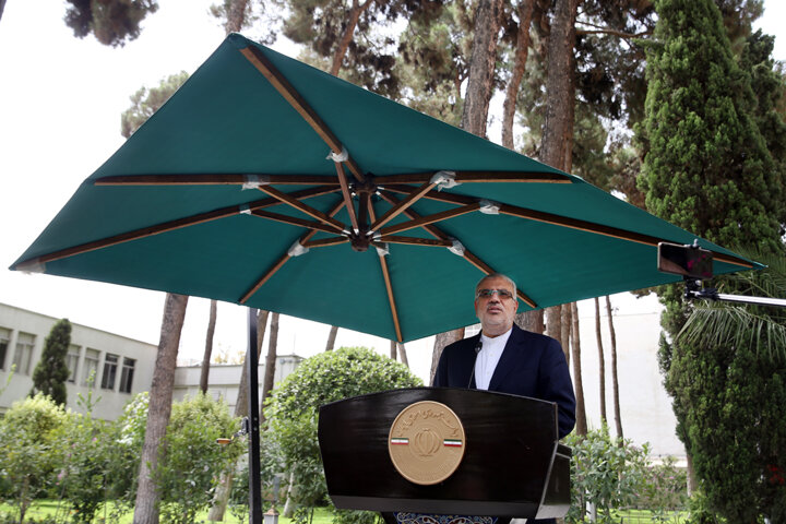 پاسخهای صریح پاستورنشینان به پرسشهای ریز و درشت خبرنگاران