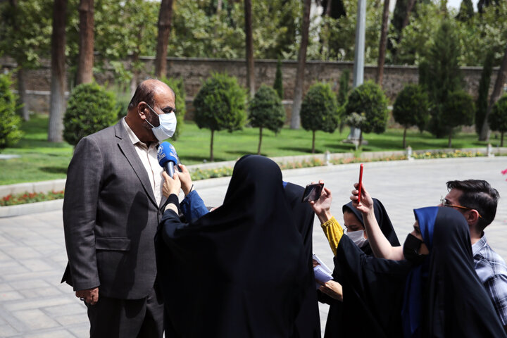 پاسخهای صریح پاستورنشینان به پرسشهای ریز و درشت خبرنگاران