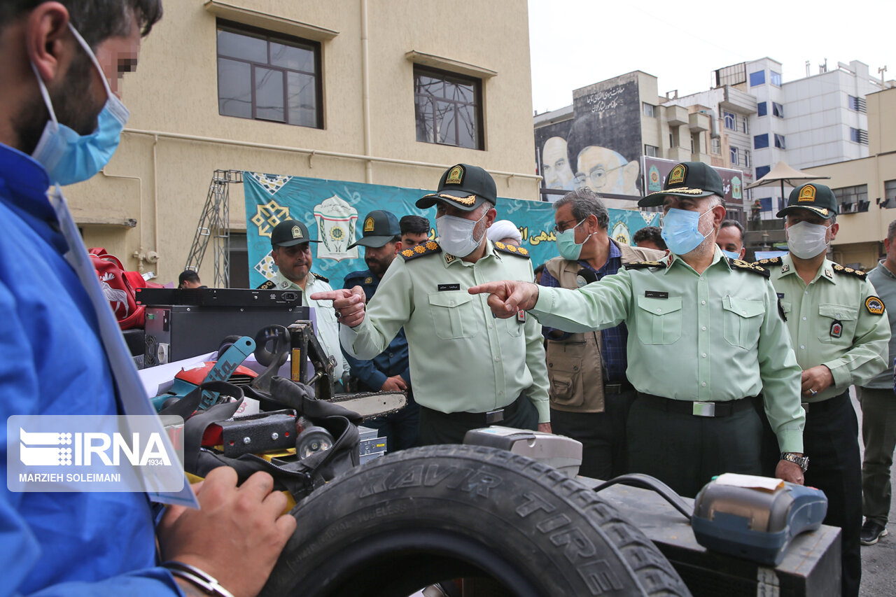 سردار رحیمی: ۱۱ دلال ارزی و ۱۴ بدهکار بانکی دستگیر شدند