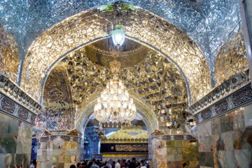 
Le mausolée de Hazrat Masoumeh se prépare pour les cérémonies de deuil du Muharram
