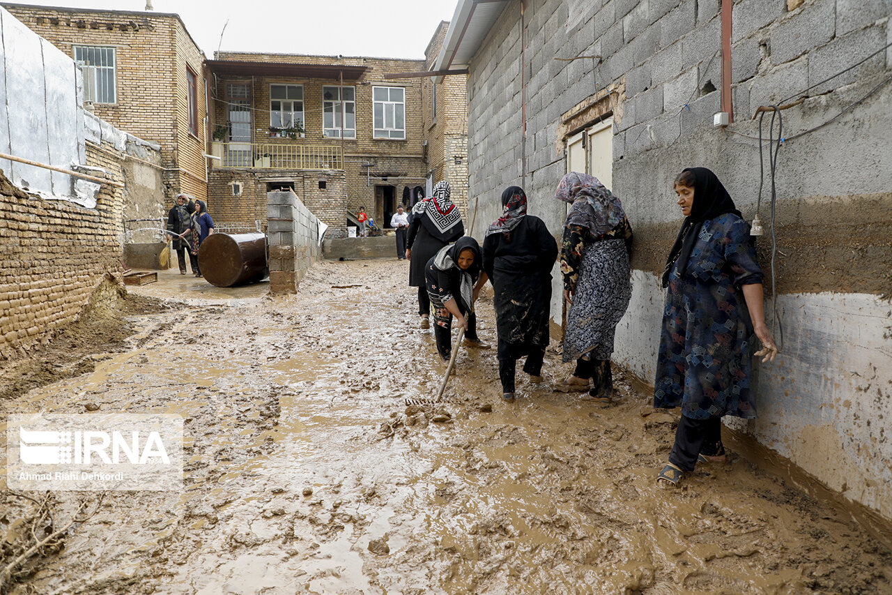 هفت روستای شهرستان خانمیرزا چهارمحال و بختیاری در محاصره سیل قرار گرفت