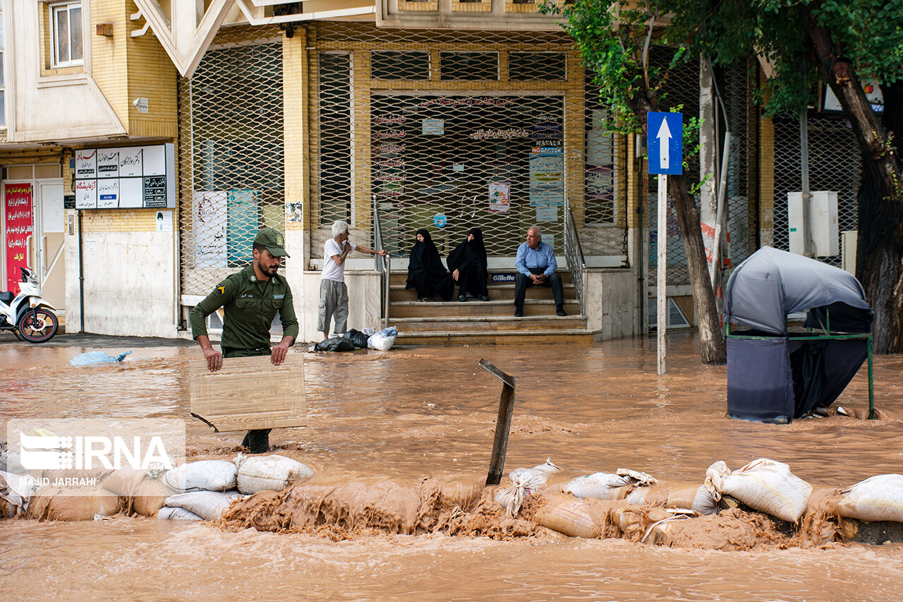 وزیر کشور: تجهیزات مورد نیاز برای کنترل سیل یزد در راه است/ این میزان بارندگی پیش‌بینی نمیشد 