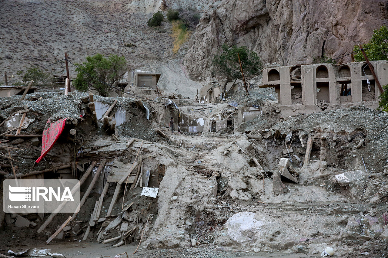 فرماندار فیروزکوه: محل مناسب برای احداث بنا در روستای سیل‌زده مزداران شناسایی شد