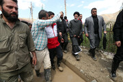 حضور رئیس‌جمهور در مناطق سیل‌زده فیروزکوه