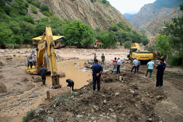 عزم جهادی برای رفع اختلال ارتباطی در مناطق سیلزده چالوس