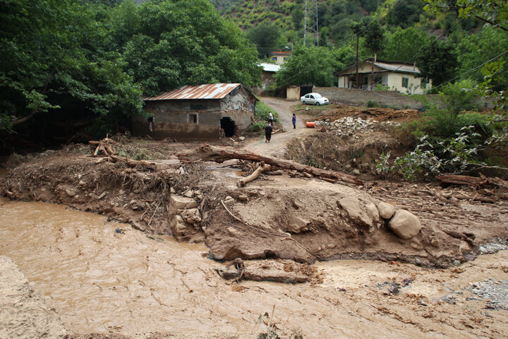 برق و تلفن روستاهای سیلزده بخش مرزن آباد وصل شد