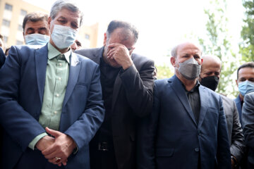 «مصطفی کواکبیان» دبیرکل حزب مردم‌سالاری در مراسم تشییع پیکر «عادل آذر»