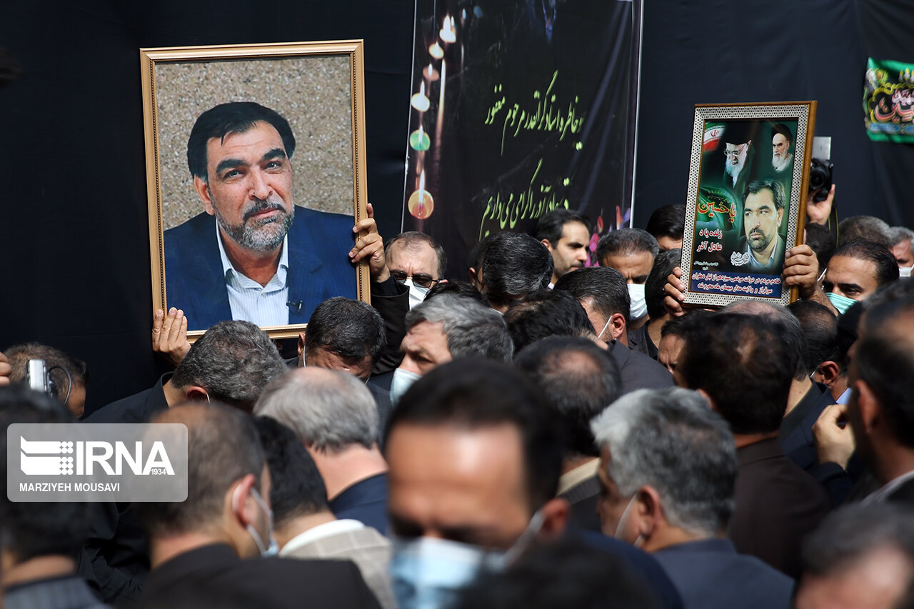 در سوگ تک درخت آذری در سوگ تک درخت آذری