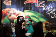  شیرخوارگان حسینی در حرم عبدالعظیم حسنی به یاد حضرت علی اصغر گریستند
