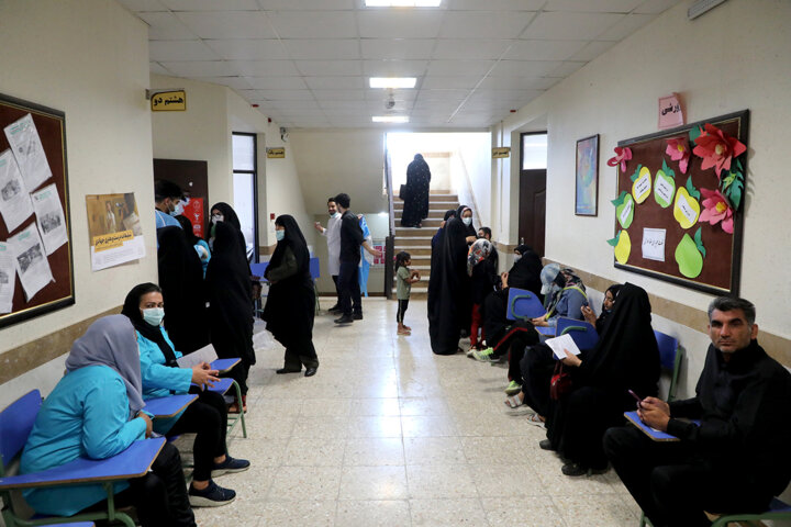 بازپس گیری اراضی دولتی واگذار شده و بیمه رایگان اقشار آسیبپذیر در قم