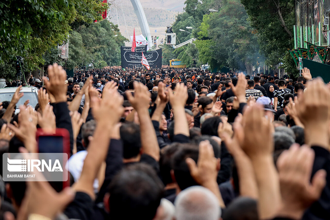 قبله تهران بر مدار کربلا قبله تهران بر مدار کربلا