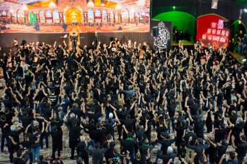 عزاداری شب تاسوعا در یزد DSC_9423-copy.jpg