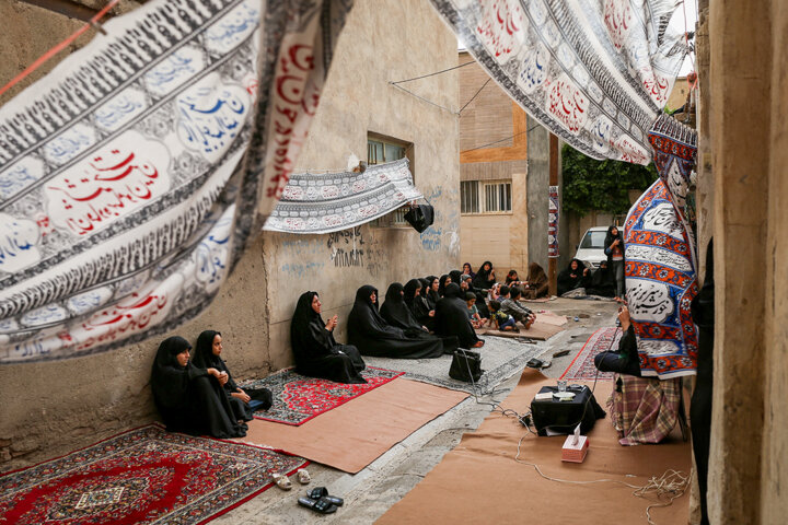 خوش باد دل ما که گرفتار حسینیم