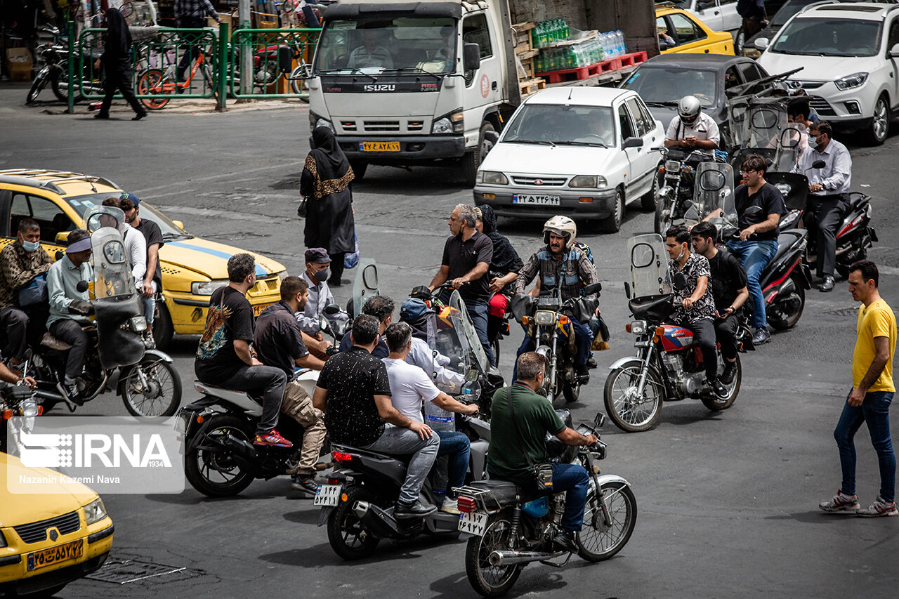 موتورسواری بدون گواهینامه و بیمه‌/ بی‌نظمی در شهر و گریز از قانون 