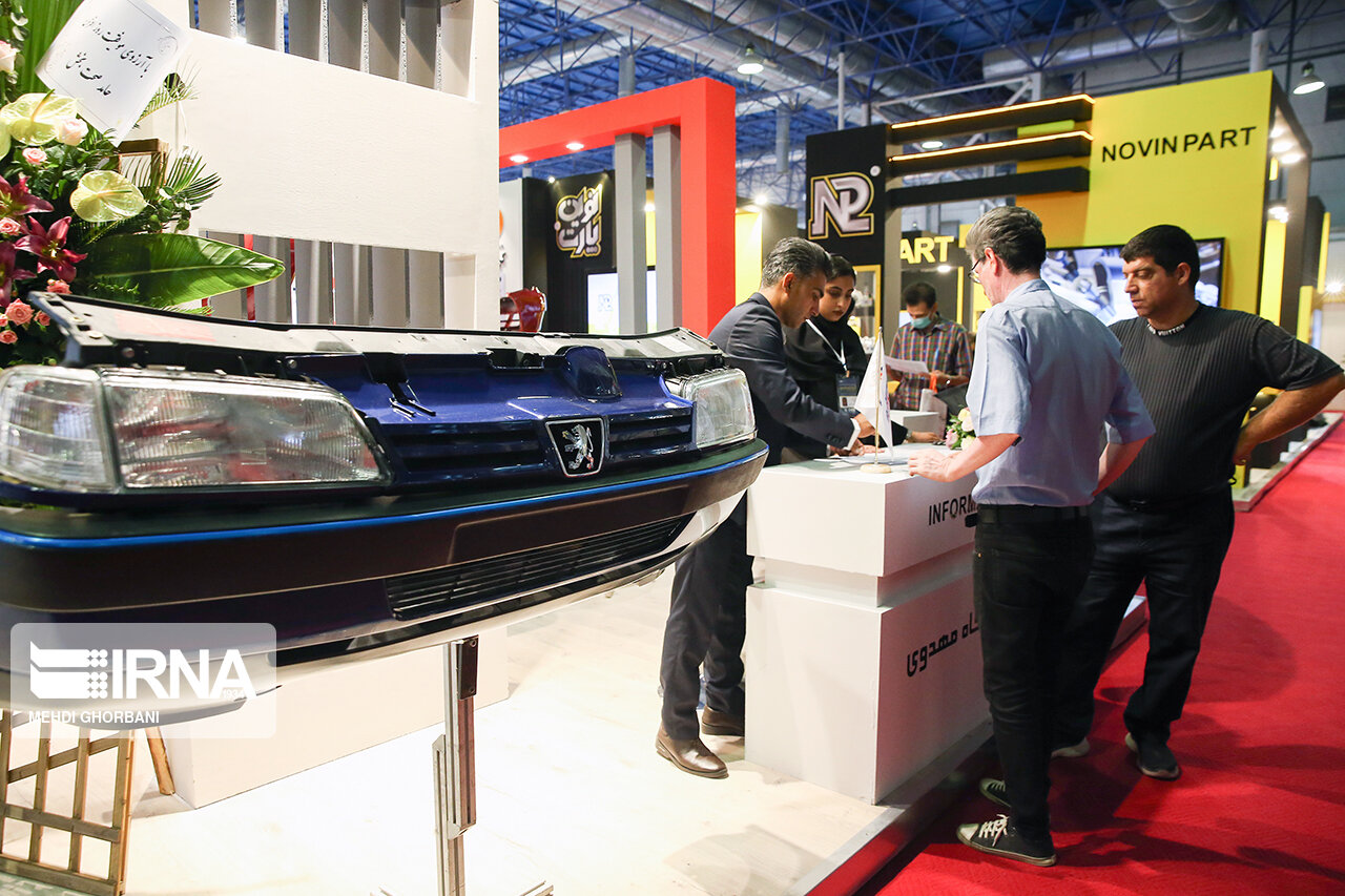 تمرکز فعالیت صنعت خودروی کشور بر روی شرکتهای دانش بنیان