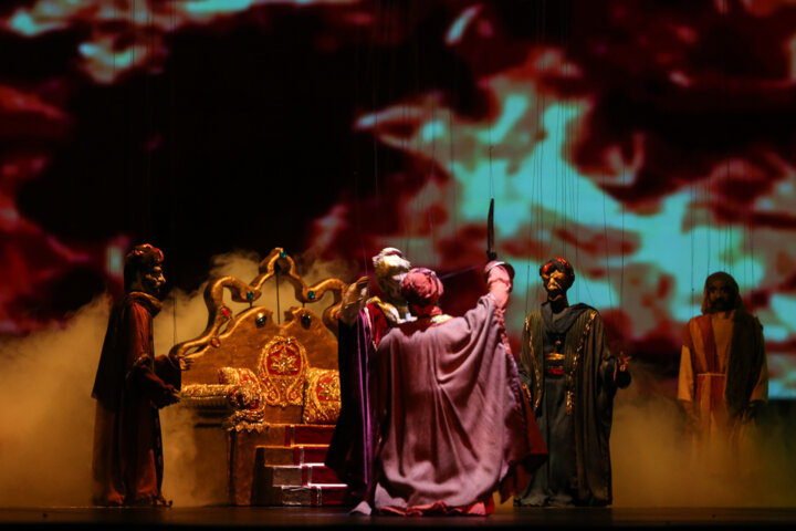 «اپرای عاشورا»؛ سند اثبات هویتِ هنر ملی است/ پاسخ غریب‌پور به ۳ اتهام گروه تئاتر عروسکی آران+فیلم