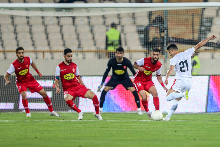 کلهر: پرسپولیس در تمام نقاط زمین بازیکن خوب دارد