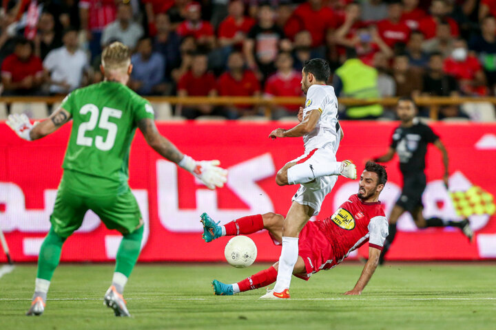 حلالی: با این روش بازی لوکاکو هم بیاید مشکل پرسپولیس حل نمیشود؛ تنوع تاکتیکی نداریم