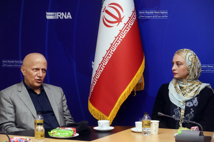 پرویز فلاحیپور: نگران قضاوت خبرنگاران بودم/ نویسنده «بینشان»: دوگانگی ممیزی تلویزیون اذیتم میکند