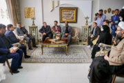 وزیر فرهنگ و ارشاد اسلامی با خانواده شهید قلیوند دیدار کرد