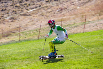 Iran : Coupe du monde de ski sur herbe à Dizin