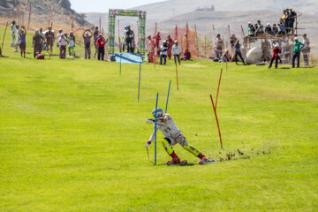 El Campeonato Mundial Juvenil de Esquí sobre hierba en la pista internacional de Dizin
