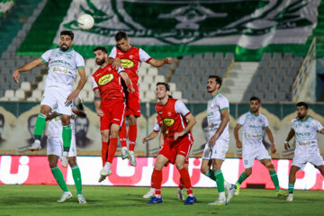 لیگ برتر فوتبال- آلومینیوم اراک و پرسپولیس