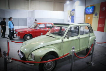 La I Exhibición de Nueva era de la industria automotriz en Teherán
