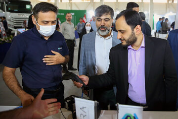 La I Exhibición de Nueva era de la industria automotriz en Teherán