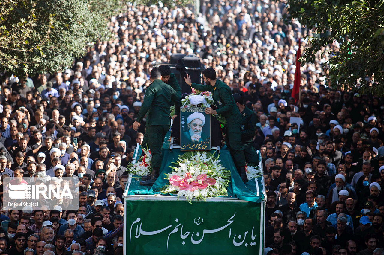 پیکر مطهر آیت‌الله ناصری در گلستان شهدای اصفهان به خاک سپرده شد