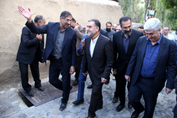 رونمایی از خودروی ریرا در زادگاه نیمایوشیج