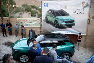 رونمایی از خودروی ریرا در زادگاه نیمایوشیج