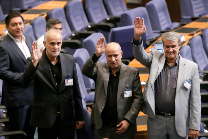 واعظ آشتیانی: فیفا می‌تواند انتخابات را باطل کند/ برخی بدنامی را به بی‌نامی ترجیح می‌دهند