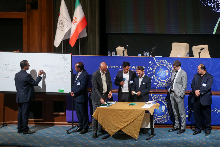 چهرههای فوتبالی ۱۴۰۱/ حسن کامرانیفر؛ جنجال بامدادی آقای دبیرکل!