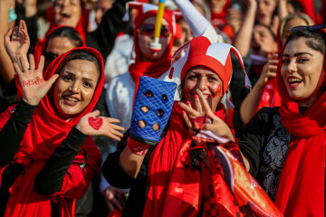 لیگ برتر فوتبال- پرسپولیس و نفت آبادان