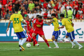 لیگ برتر فوتبال- پرسپولیس و نفت آبادان