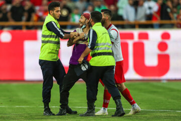 لیگ برتر فوتبال- پرسپولیس و نفت آبادان